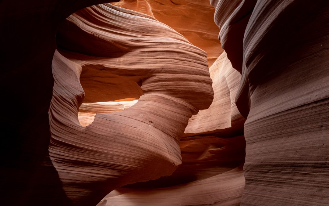Antelope Canyon, onde a água esculpe no meio do deserto