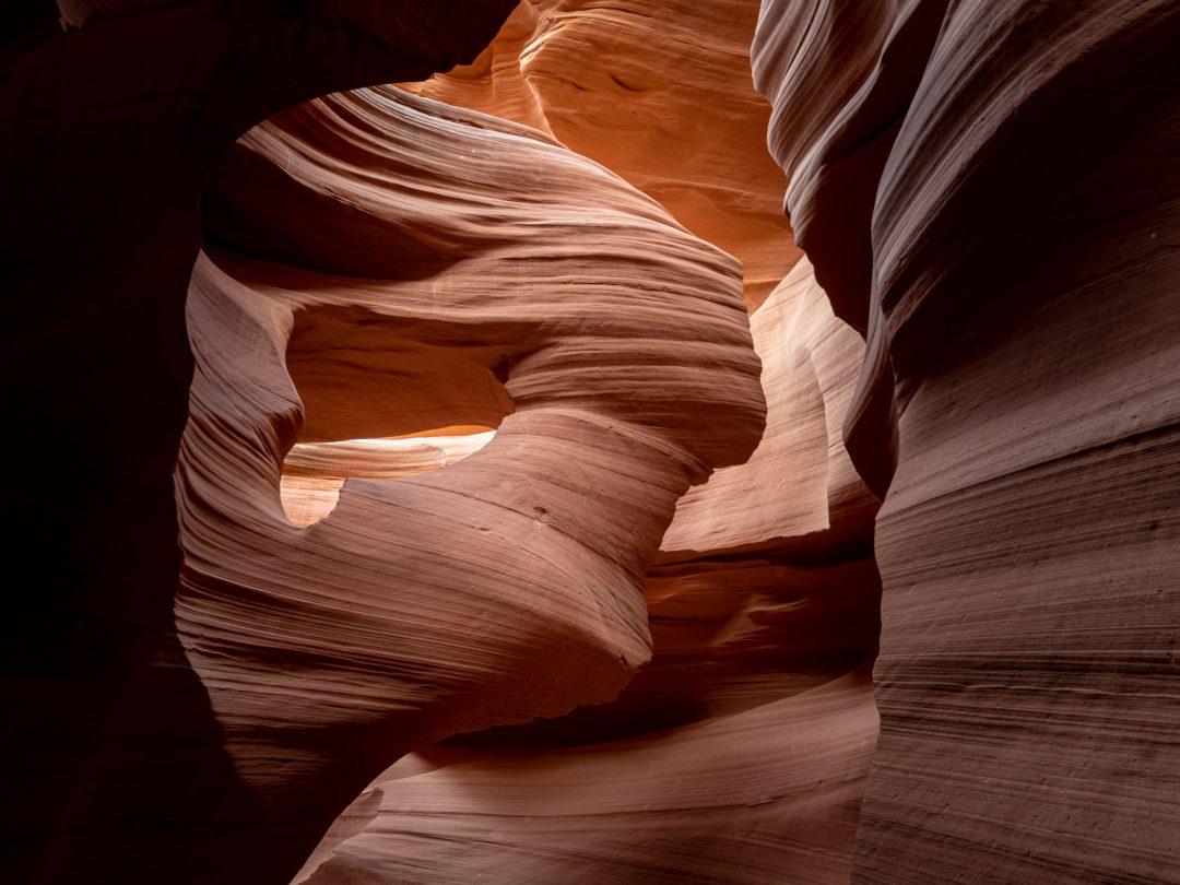 Antelope Canyon, onde a água esculpe no meio do deserto